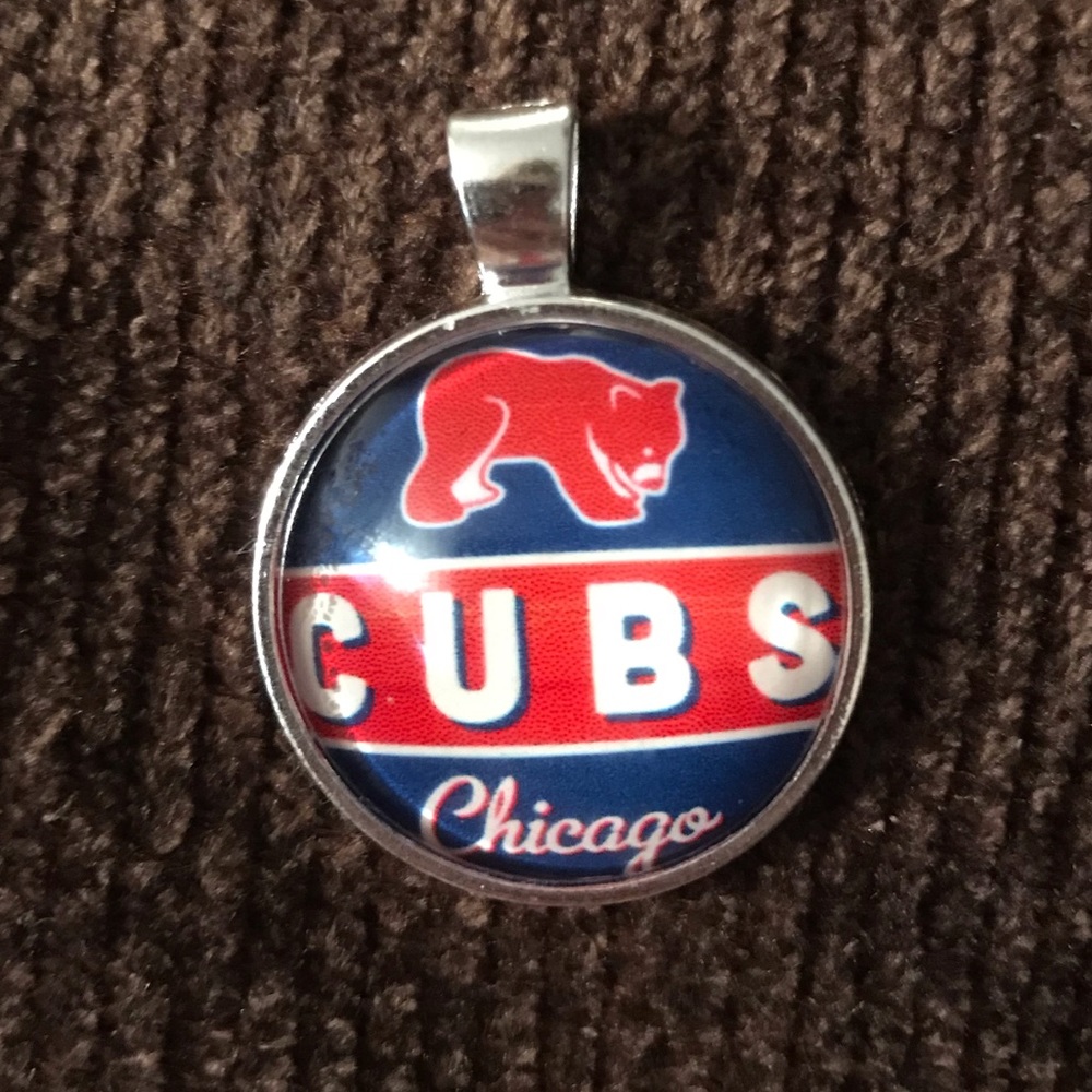 Cubs pendant